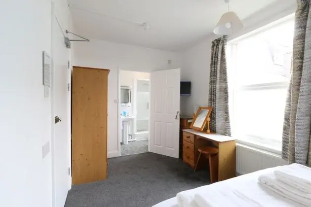 Tek Büyük Yataklı Oda, Banyolu/Duşlu