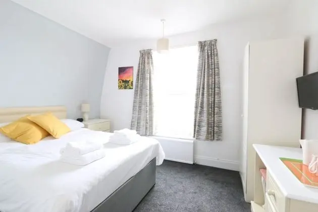 Tek Büyük Yataklı Oda, Banyolu/Duşlu