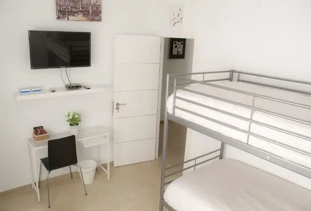 Standard Apart Daire, 6 Yatak Odası, Mutfak