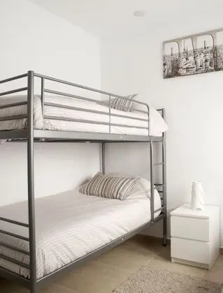 Standard Apart Daire, 6 Yatak Odası, Mutfak