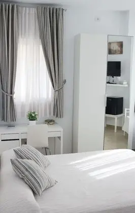 Standard Apart Daire, 6 Yatak Odası, Mutfak