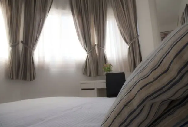 Standard Apart Daire, 6 Yatak Odası, Mutfak