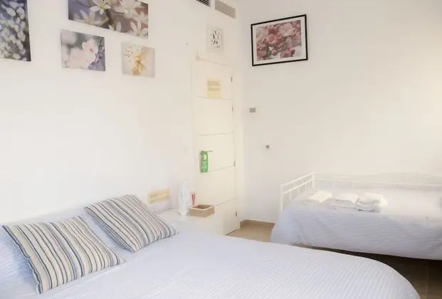 Standard Apart Daire, 6 Yatak Odası, Mutfak