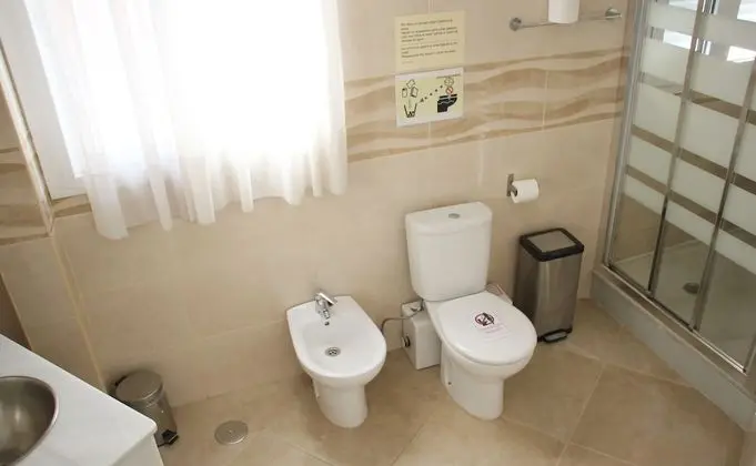 Standard Apart Daire, 6 Yatak Odası, Mutfak