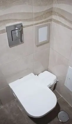 Standard Apart Daire, 6 Yatak Odası, Mutfak