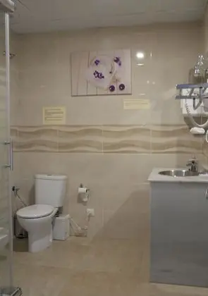 Standard Apart Daire, 6 Yatak Odası, Mutfak