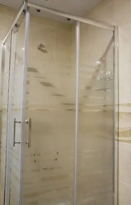 Standard Apart Daire, 6 Yatak Odası, Mutfak