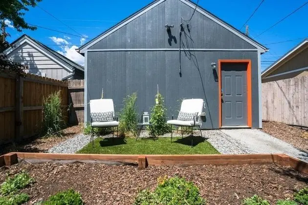 Ev (2 Bedrooms)