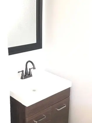 Basic Tek Büyük Yataklı Oda, 1 Büyük (Queen) Boy Yatak, Sigara İçilmez (Shared Bathroom)