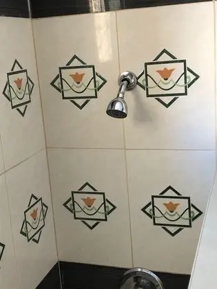 Basic Tek Kişilik Oda, Sigara İçilmez, Ortak Banyo (1 full Bed)