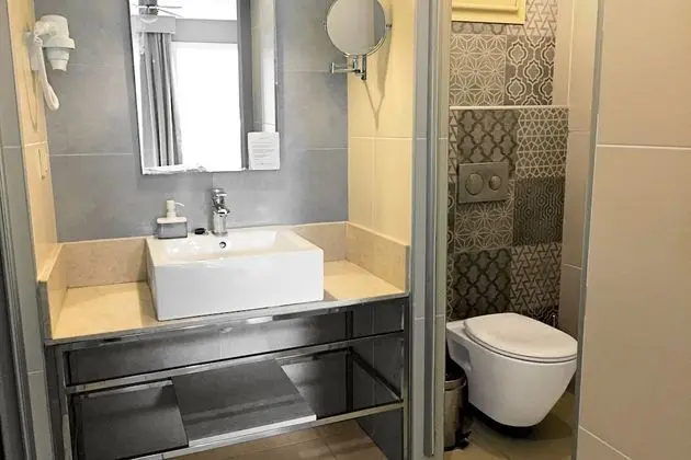 Standard Tek Büyük veya İki Ayrı Yataklı Oda