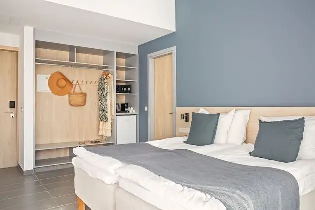 Standard Twin Side Sea View Room