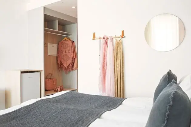 Standard Twin Side Sea View Room