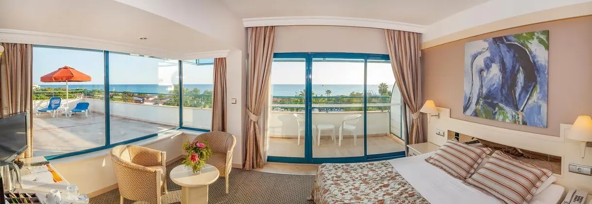 https://images.etstur.com/files/images/hotelImages/TR/54465/l/Sunrise-Resort-Hotel-Oda-381888.jpg