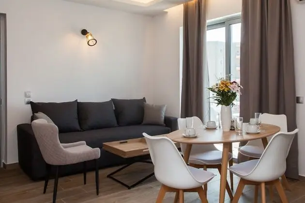Deluxe Apartment, 1 Queen Bed with Sofa bed, Non Smoking, Partial Sea View