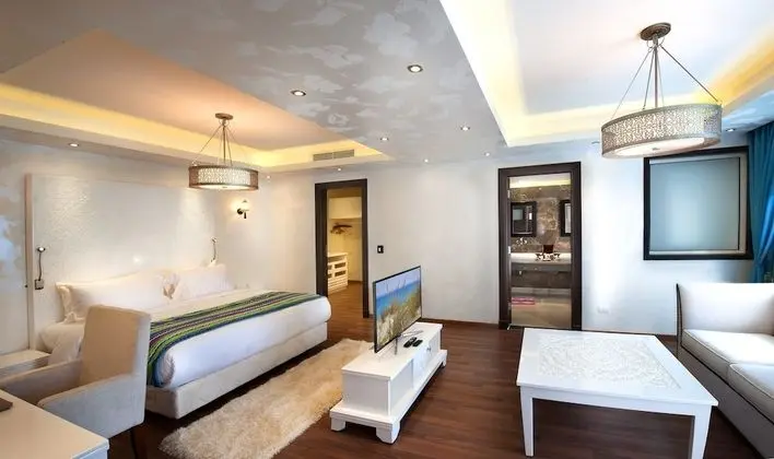 Royal Villa (Poch Club)