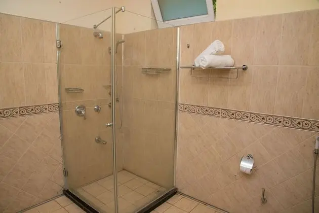 Luxury Süit, Havuz Manzaralı