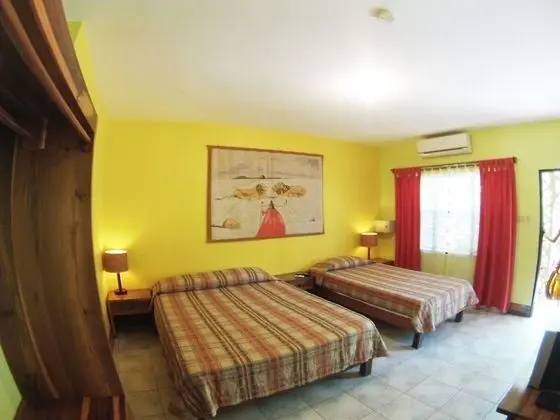 Standard Üç Kişilik Oda, Birden Çok Yatak, Balkon, Bahçe Manzaralı