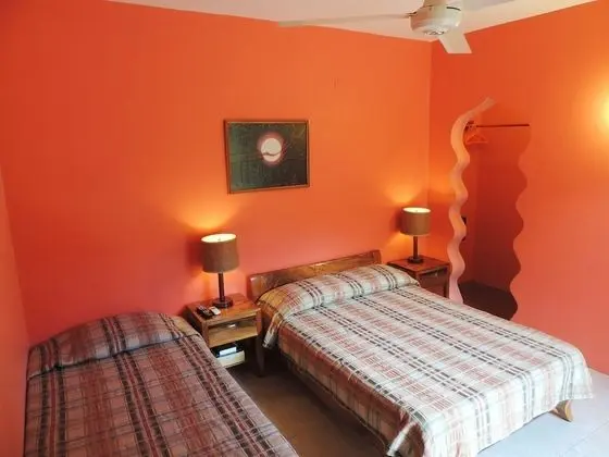 Standard Üç Kişilik Oda, Birden Çok Yatak, Balkon, Bahçe Manzaralı