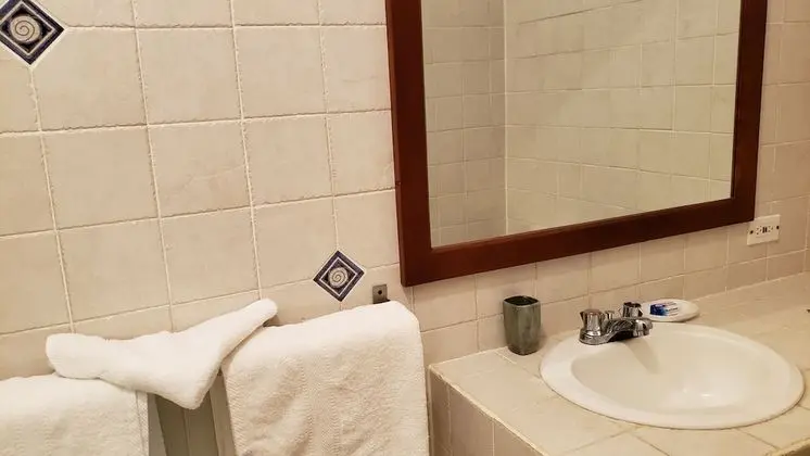 Standard Üç Kişilik Oda, Birden Çok Yatak, Balkon, Bahçe Manzaralı