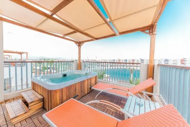 Jacuzzi Suite, Sea view (Posh Club)