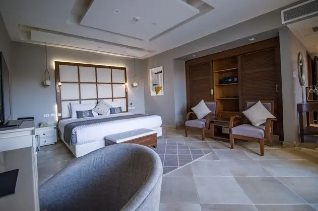 Junior Swim Up Suite (Posh Club)