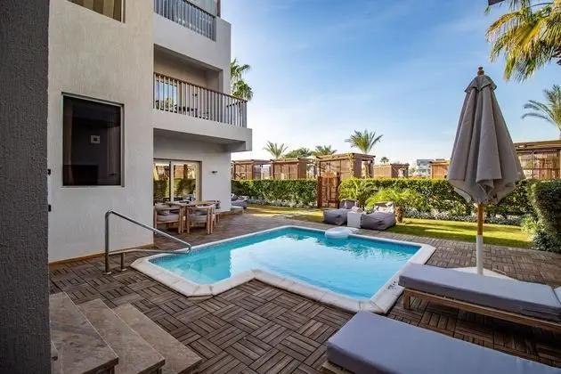 Junior Swim Up Suite (Posh Club)