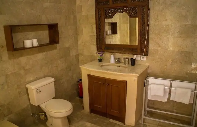 Comfort Oda, 1 En Büyük (King) Boy Yatak, Havuz Manzaralı