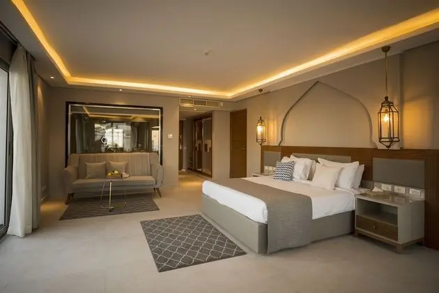 Diamond Pool Suite