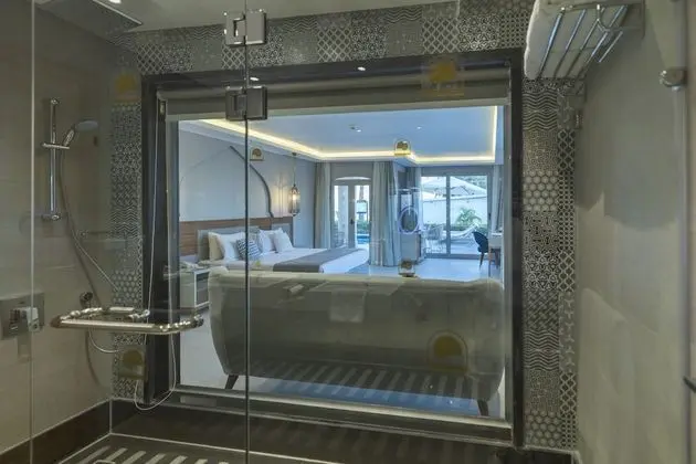 Diamond Pool Suite