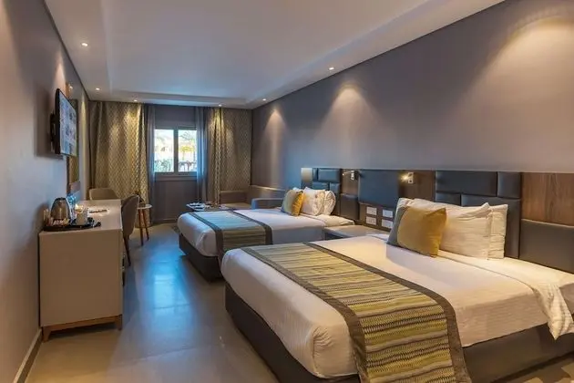Family Süit, Havuz Manzaralı