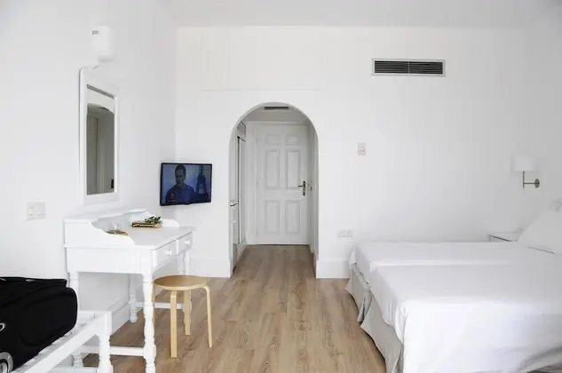 Üç Kişilik Oda, Bahçe Manzaralı