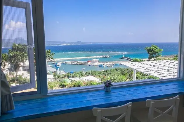 Dört Kişilik Oda, Deniz Manzaralı