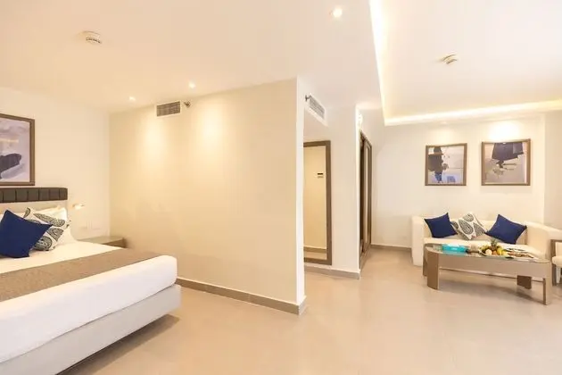 Mega Room, City View