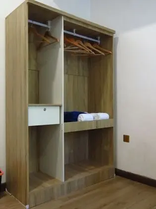 Giysi dolabı