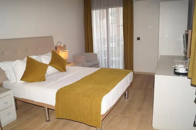 https://images.etstur.com/files/images/hotelImages/TR/219126/l/Sunrise-Resort-Marmaris-Oda-367784.jpg