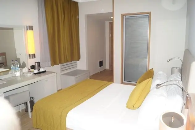 https://images.etstur.com/files/images/hotelImages/TR/219126/l/Sunrise-Resort-Marmaris-Oda-367789.jpg
