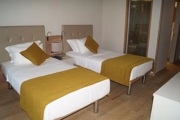 https://images.etstur.com/files/images/hotelImages/TR/219126/l/Sunrise-Resort-Marmaris-Oda-367798.jpg