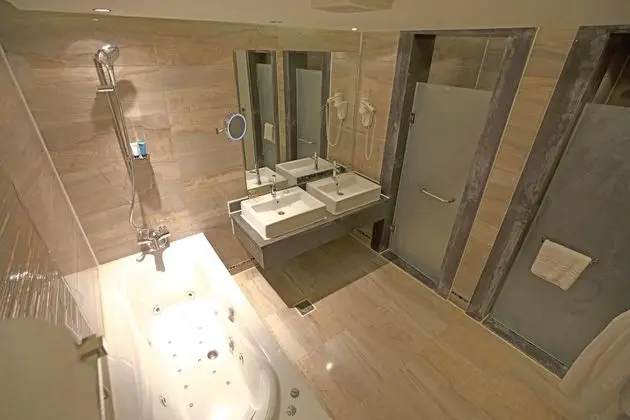 Royal Villa (Posh Club)