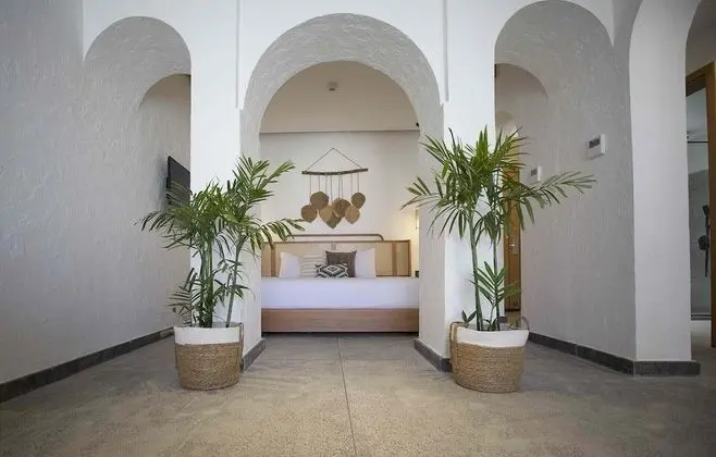 Pool Suite