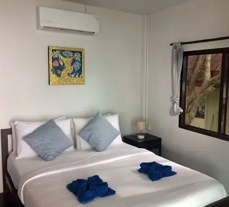 Pier Side Room