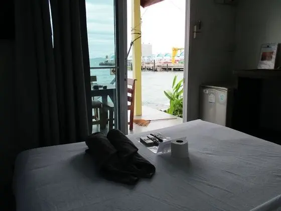 Pier Side Room