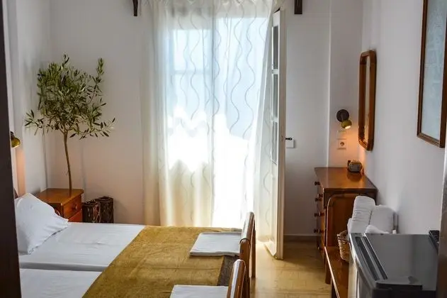 Standard Tek Büyük Yataklı Oda, Havuz Manzaralı