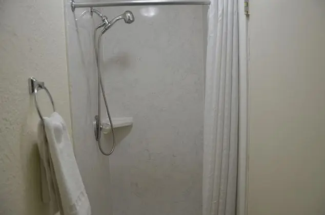 Oda, 1 Büyük (Queen) Boy Yatak, Özel Banyo