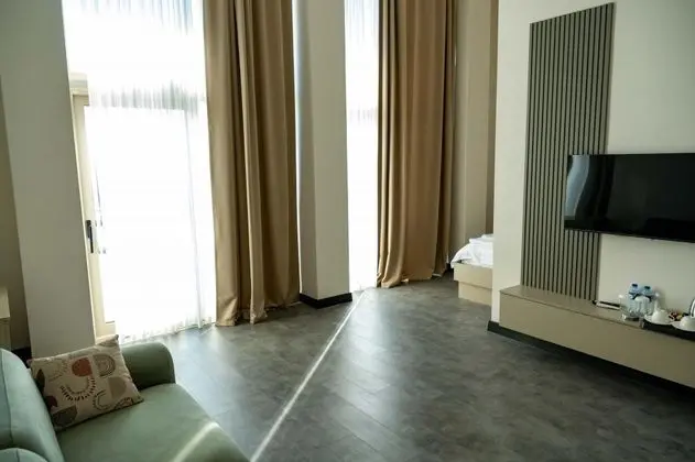 Loft Suite, Bahçe Katı