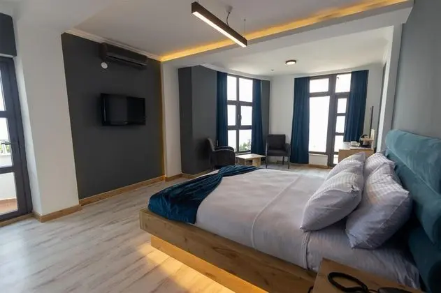 Standart Oda, Deniz ve Dağ Manzaralı, Balkonlu
