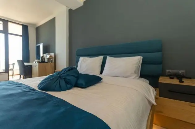 Standart Oda, Deniz ve Dağ Manzaralı, Balkonlu