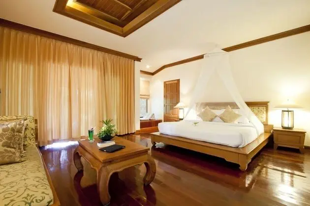 Tropical Villa Double Bed