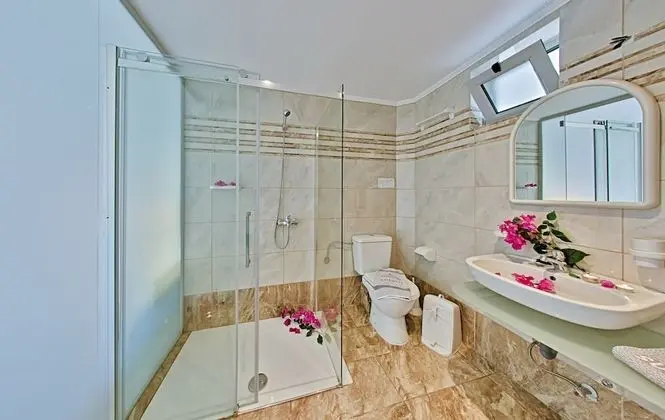Classic Tek Büyük veya İki Ayrı Yataklı Oda, 1 Çift Kişilik veya 2 Tek Kişilik Yatak, Balkon