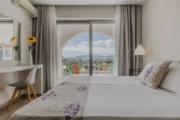 Deluxe Tek Büyük veya İki Ayrı Yataklı Oda, 2 Tek Kişilik Yatak, Balkon